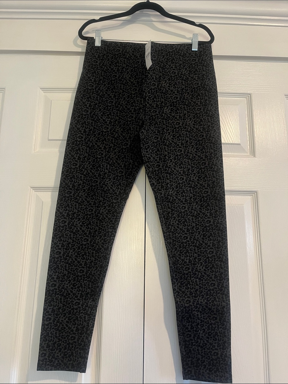 LOFT NWT Black Leopard-Print Leggings